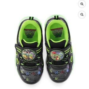 Teenage Mutant Ninja Turtles Kids Black and Green Sneakers with Light-Up Feature